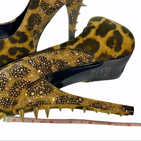 Scene Studded Platform Leopard print Heels size8.5 - Picture 9 of 14